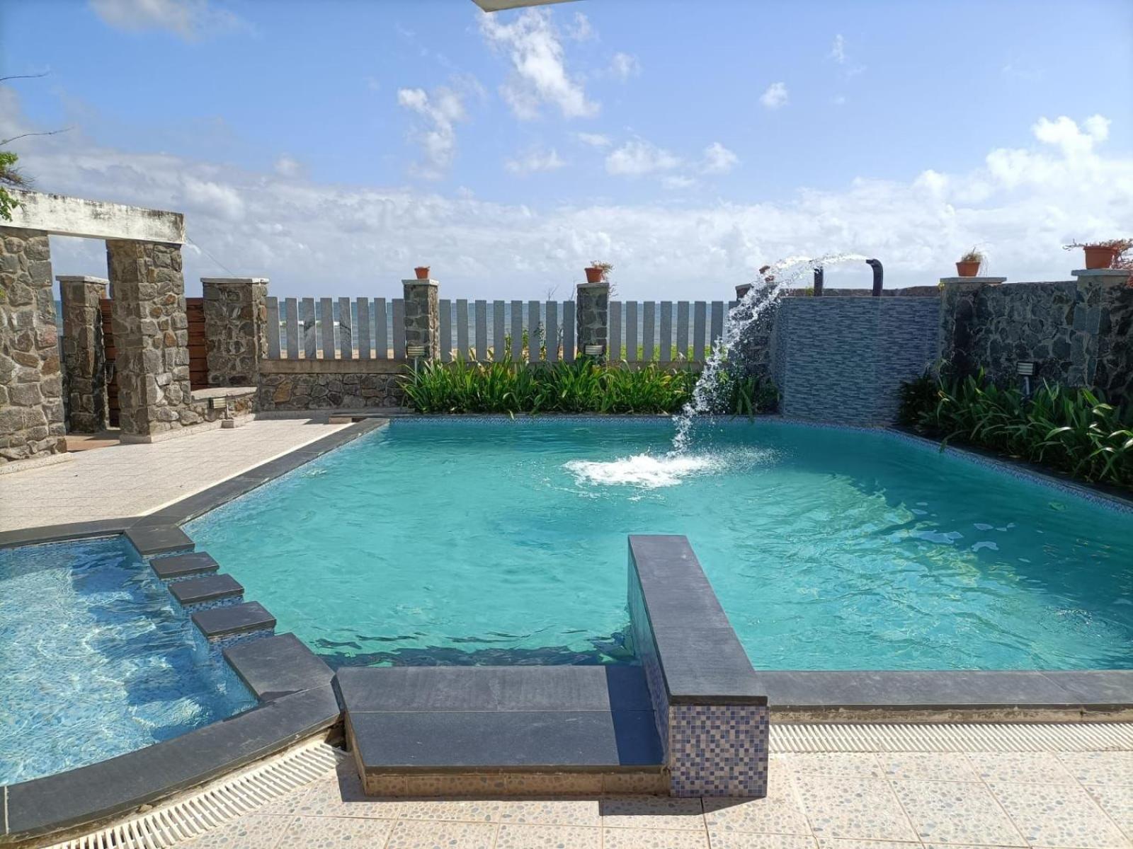 Barefootbay - Villa With Private Beach Access Chennai Eksteriør billede